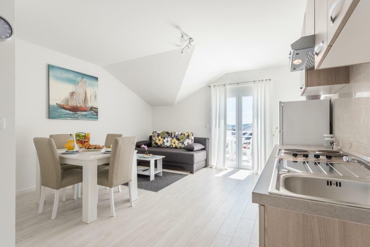 Hiperion Apartament *