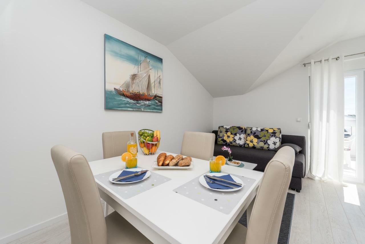 Hiperion Apartament *